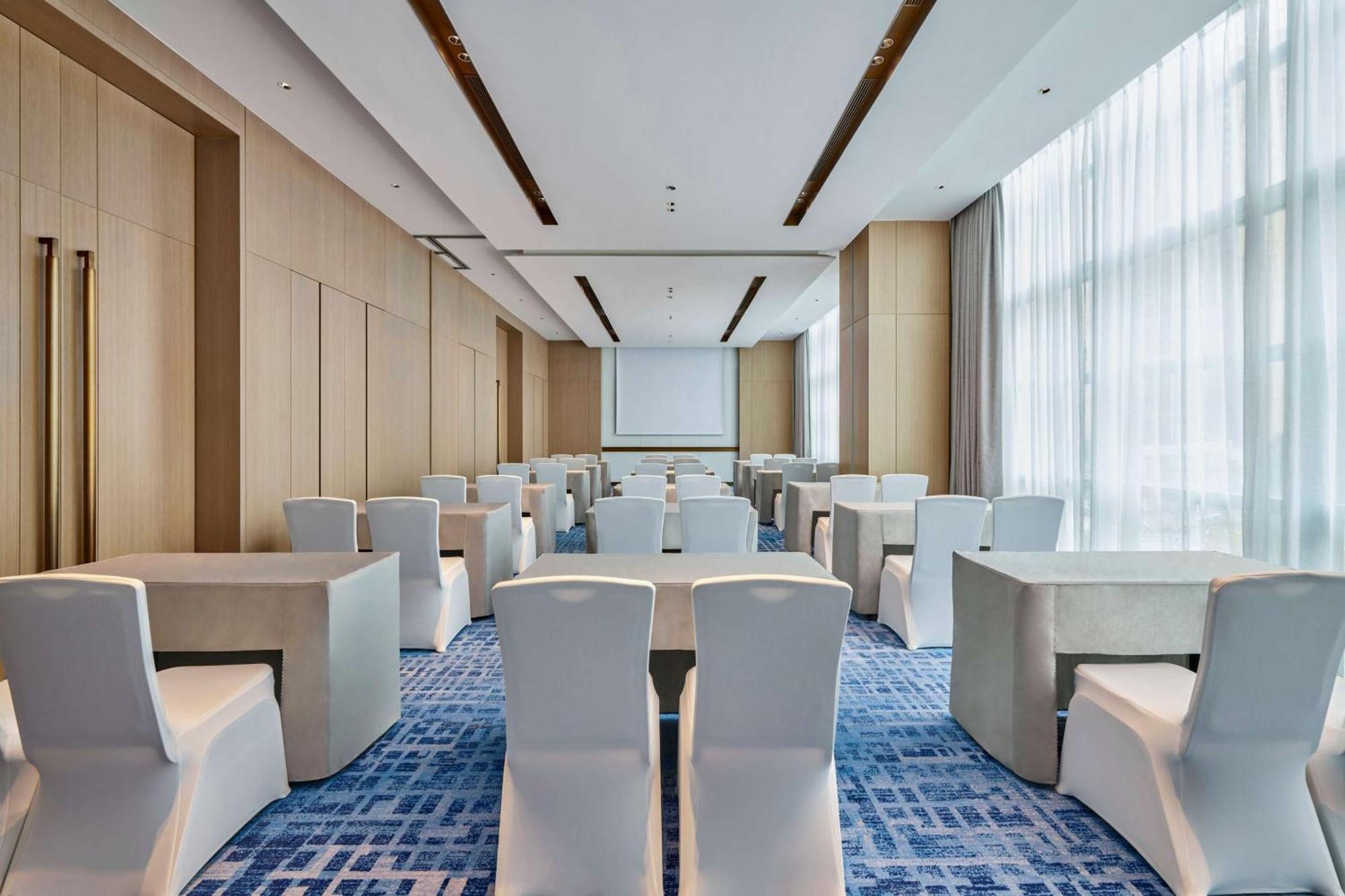 Hilton Garden Inn Shenzhen Guangming Екстериор снимка